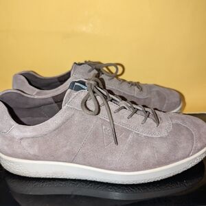 Men's Ecco Danish Design Suede Sneakers Size 9